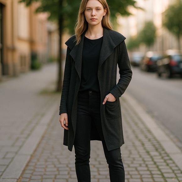 Cardigan Grey Long Sweater
New - Picture 8 of 9